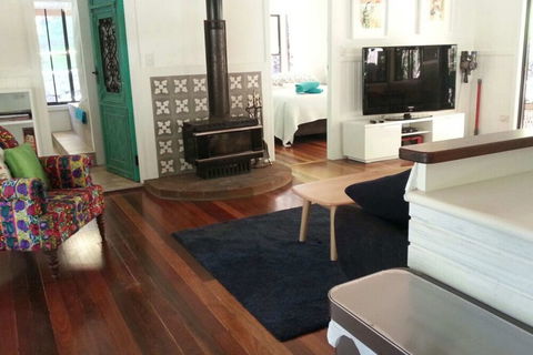 1 Bedroom Home Surrounded By Nature - Bed n Breakfasts 4