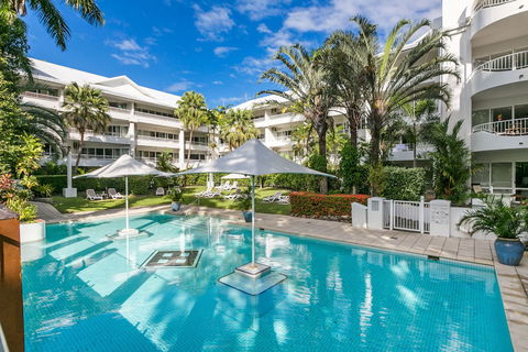 Poolside Apt In Alamanda Beachfront Resort 41 - Bed n Breakfasts 5