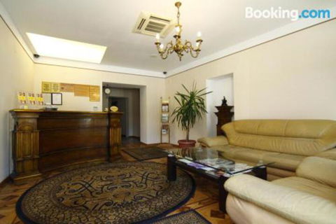 Mole Creek Lodge - Australia Shopping 2