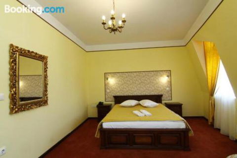 Mole Creek Lodge - Australia Shopping 1