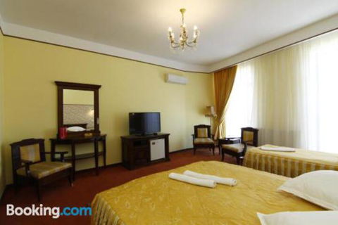 Mole Creek Lodge - Australia Shopping 4