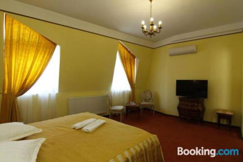 Mole Creek Lodge - Australia Shopping 6