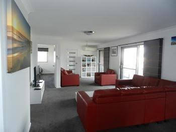 Yamba Norfolk Motel - Local Tourism 0