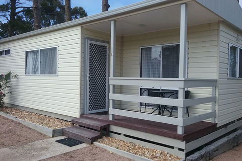 Lakes Caravilla Caravan Park - Local Tourism 1