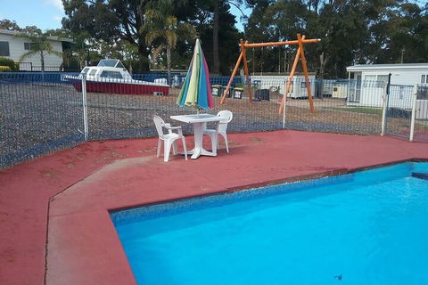 Lakes Caravilla Caravan Park - Local Tourism 6