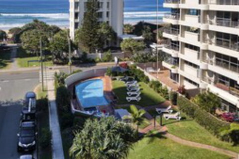 Surfers Chalet - Accommodation Australia 0