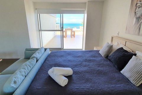 Surfers Chalet - Accommodation Australia 7