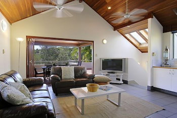 A PERFECT STAY - Clarkes Beach Villa - Australia Shopping 0
