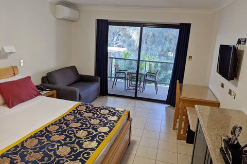 Novena Palms Motel - Accommodation Australia 3
