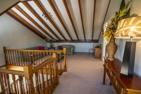 Ainslie Manor B&B - Local Tourism 4