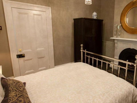 Finches Of Beechworth - Local Tourism 5