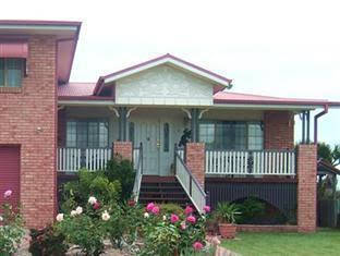Ayr Bed & Breakfast On McIntyre - Local Tourism 1