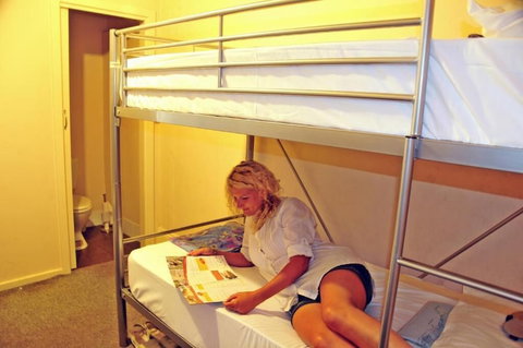 Adelaide Travellers Inn - Hostel - Local Tourism 5