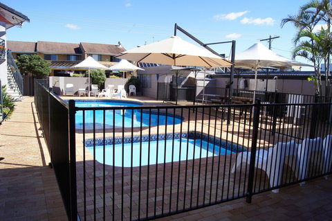 Lennox Head Beachfront Apartments - Bed n Breakfasts 5