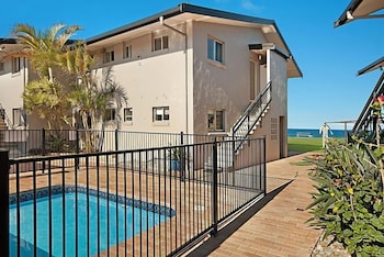 Lennox Head Beachfront Apartments - Bed n Breakfasts 0