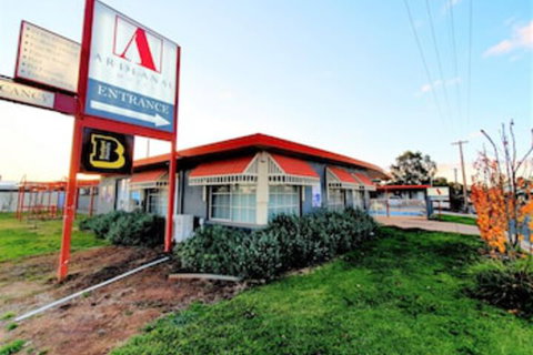 Ardeanal Motel West Wyalong - Australia Shopping 0