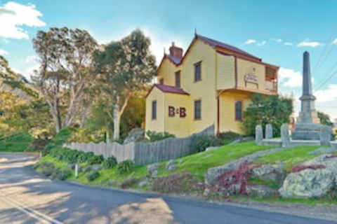 Two Story Bed & Breakfast - Australia Shopping 0