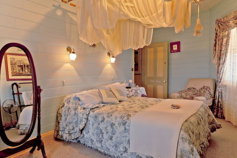 Two Story Bed & Breakfast - Australia Shopping 5