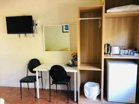 Jurien Bay Hotel - Local Tourism 4