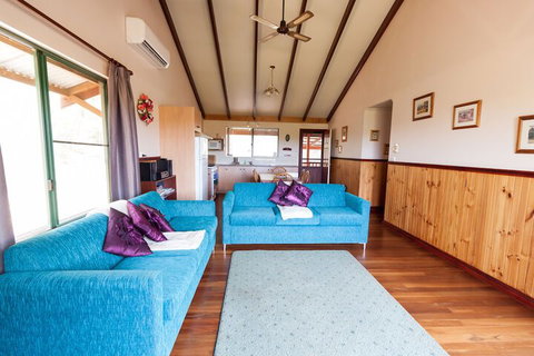 Misty Valley Country Cottages - Accommodation Australia 3