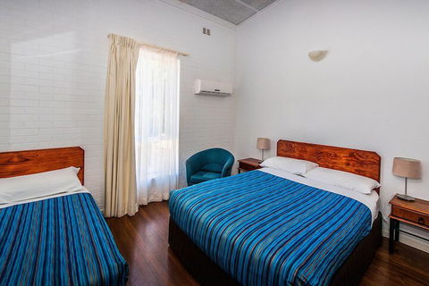Diggers Tavern - Accommodation Australia 4