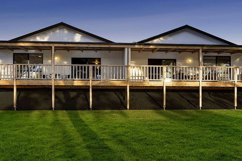 A1 Motels Port Fairy Motel And Apartments - Accommodation Australia 2