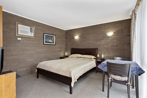 A1 Motels Port Fairy Motel And Apartments - Accommodation Australia 4