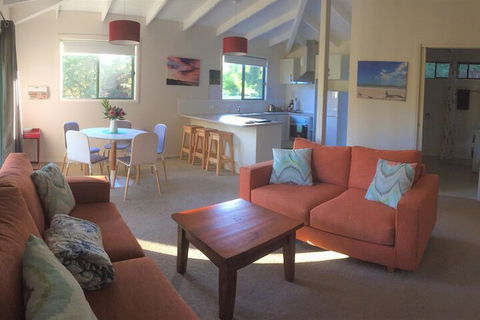 Sandpiper Ocean Cottages - Accommodation Australia 3