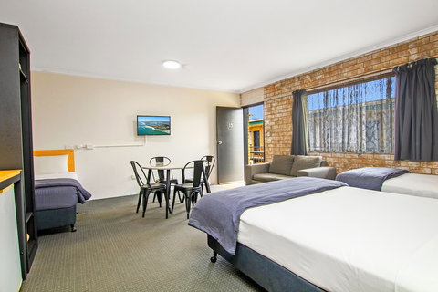 River Street Motel - Bed n Breakfasts 6