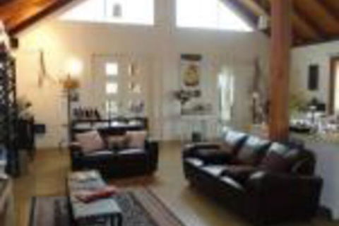 Outlook Hill Pavilion Suites & Spa Cottages - Accommodation Australia 0