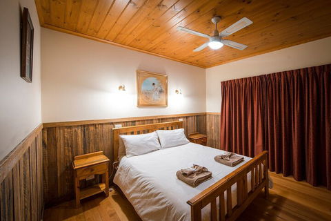 Sanctuary Park Cottages - Accommodation Australia 6
