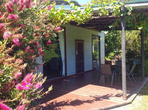 Valley Farm Vineyard Cottages - Accommodation Australia 6