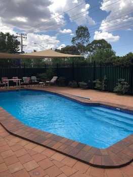 Forest Lodge Motor Inn & Restaurant - Accommodation Australia 6