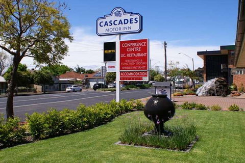 Cascades Motor Inn - Accommodation Australia 3
