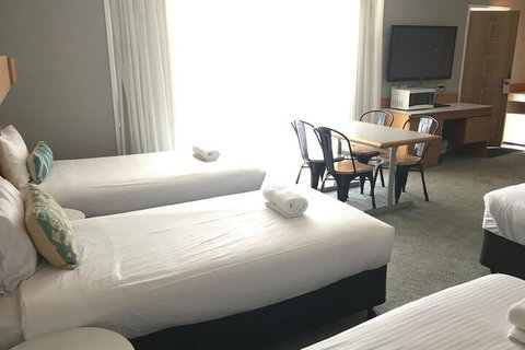 Cascades Motor Inn - Accommodation Australia 7