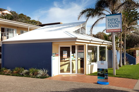 Tathra Beach House Apartments - Bed n Breakfasts 1