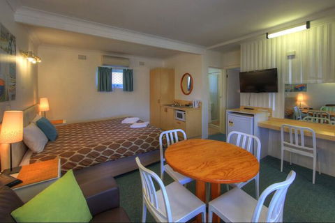 Bermagui Motor Inn - Australia Shopping 5