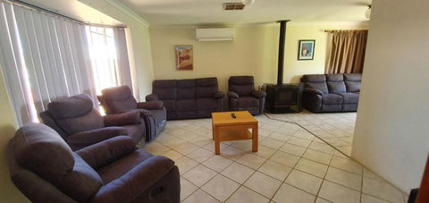 Pinjarra Caravan Park & Cabins - Accommodation Australia 4