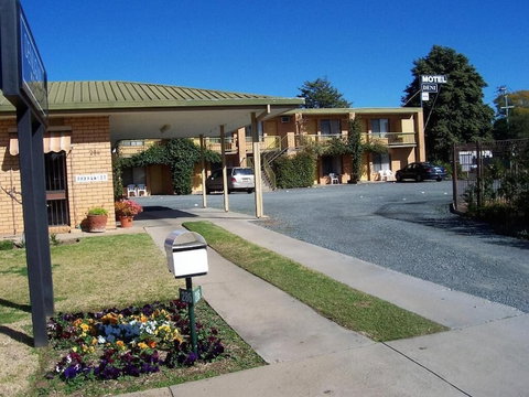Deniliquin Motel - Local Tourism 3
