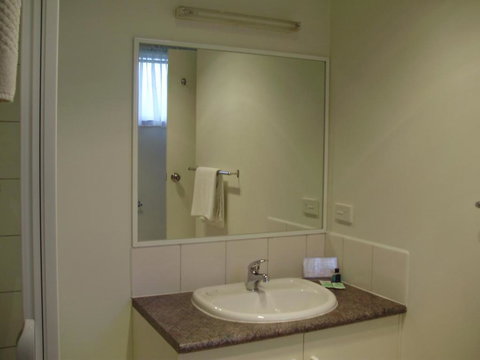 Redwood Manor Motel Apartments - Accommodation Australia 6