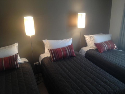 Redwood Manor Motel Apartments - Accommodation Australia 2