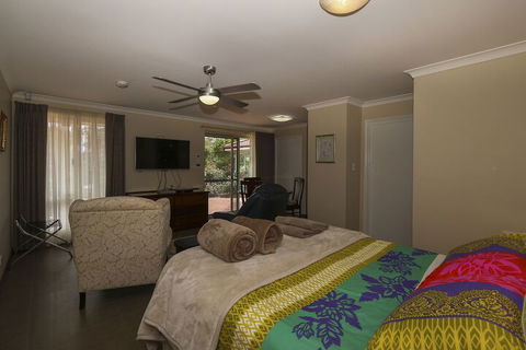 The Good Life B & B - Accommodation Australia 3