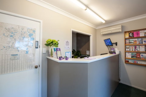 Jacaranda Place Motor Inn - Local Tourism 6