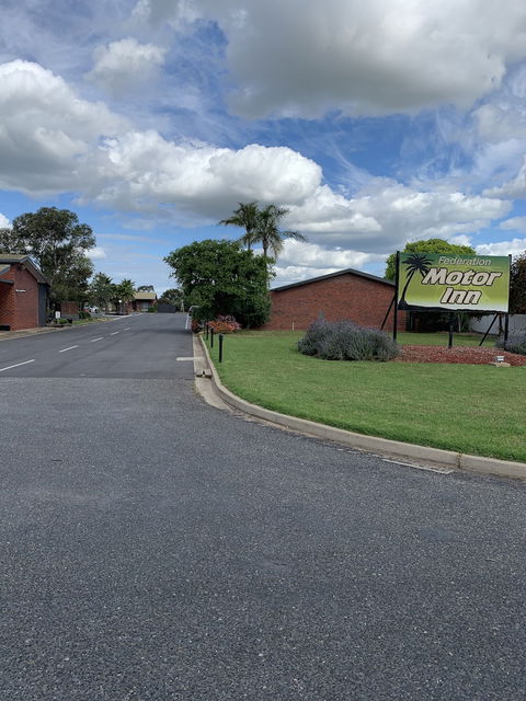 Federation Motel Resort - Australia Shopping 5