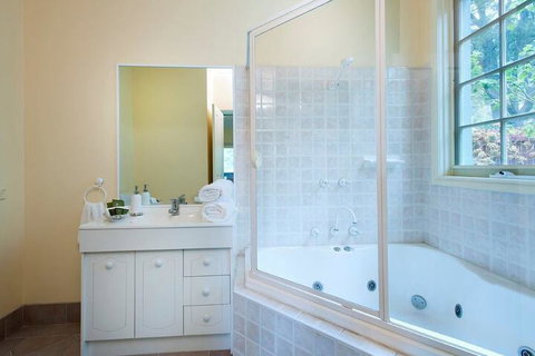 Arnica Views - Accommodation Australia 6