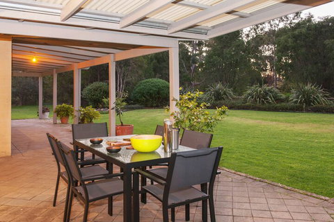 Acacia Chalets - Australia Shopping 4