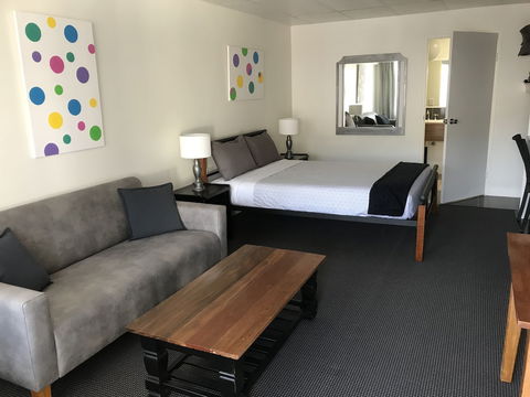 Cook's Endeavour Motor Inn - Local Tourism 2