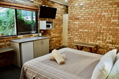 Edge Of The Forest - Accommodation Australia 4