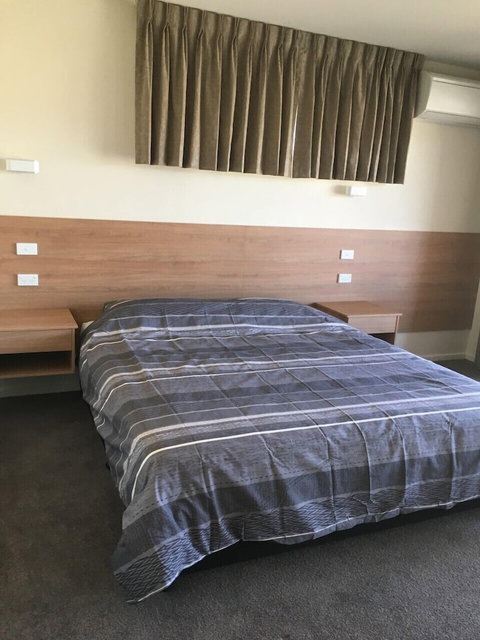 Rainbow Motel - Accommodation Australia 3