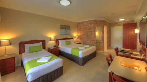 Endeavour Court Motor Inn - Accommodation Australia 5